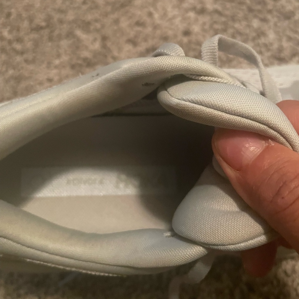 Hokas - Picture 5 of 7